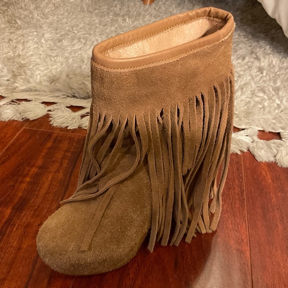 Koolaburra Zarin Ugg Wedge, Suede, Fringe Booties - Picture 5 of 5